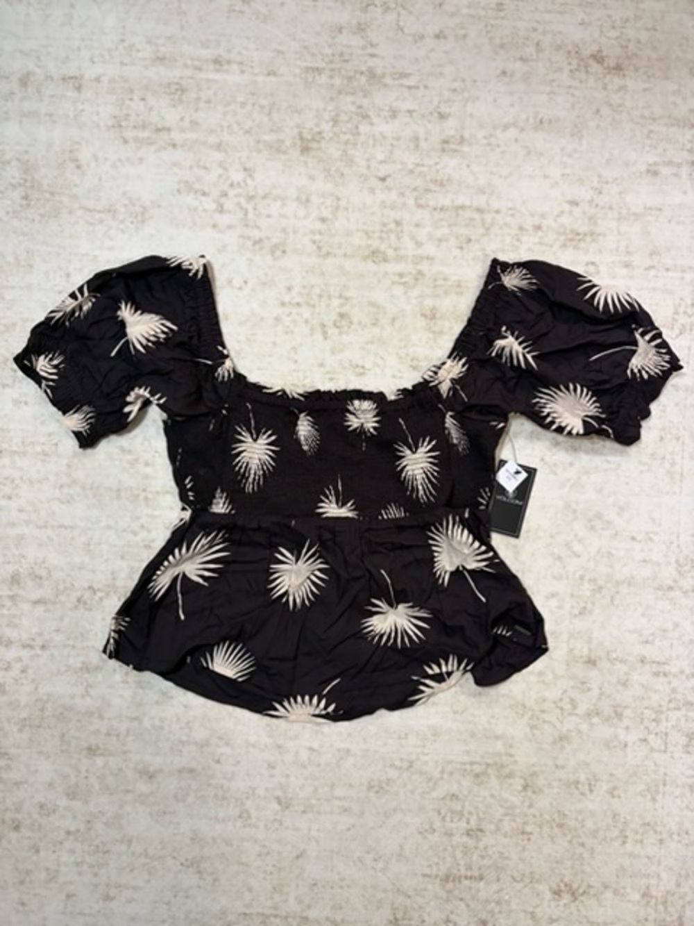 NWT VOLCOM XL Folk Yeah Shirt w Puff Sleeves, Empire Waist in black & white